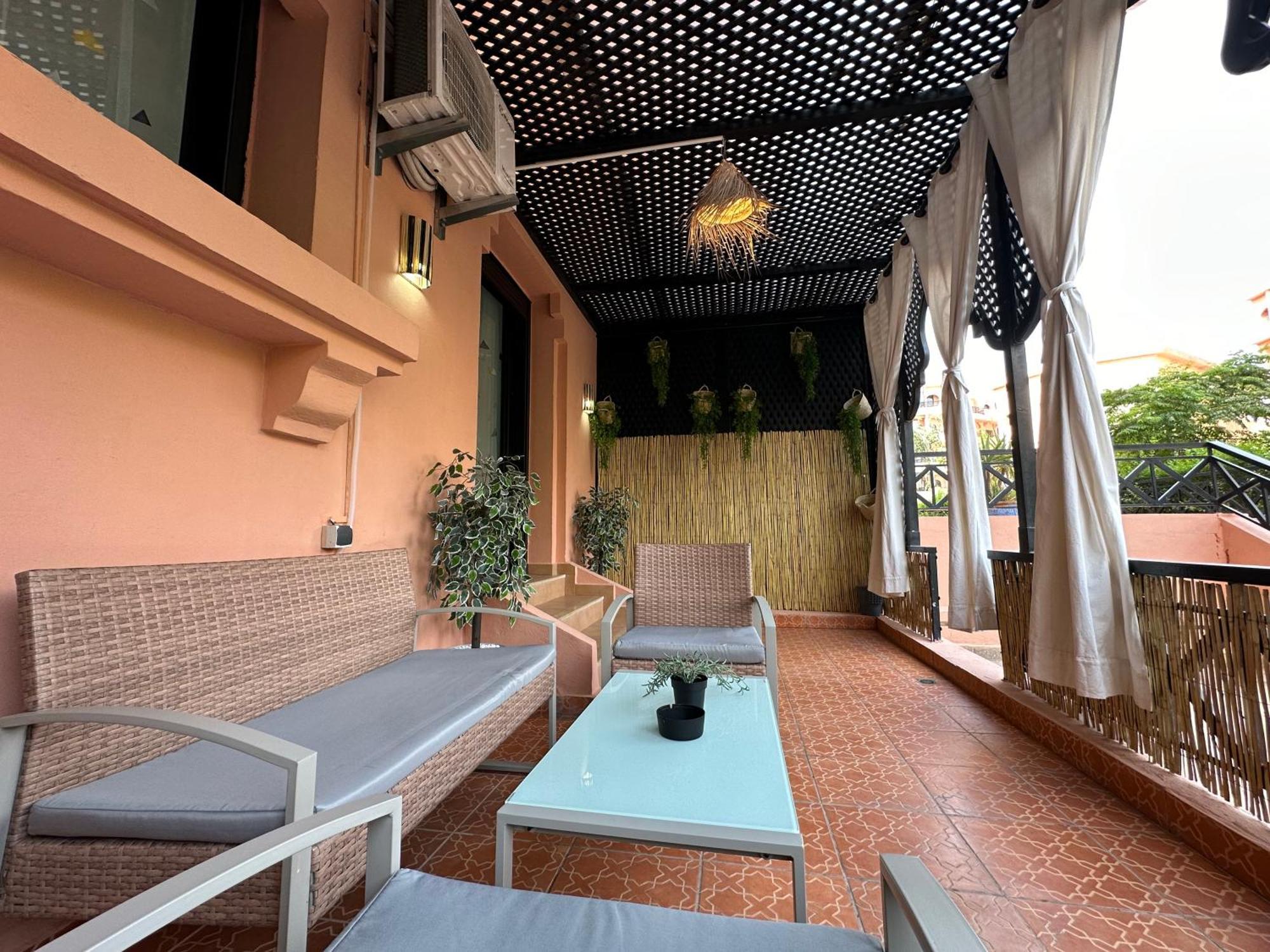 Oasis De Detente Avec Terrasse Et Vue Sur Piscine Marraquexe Exterior foto