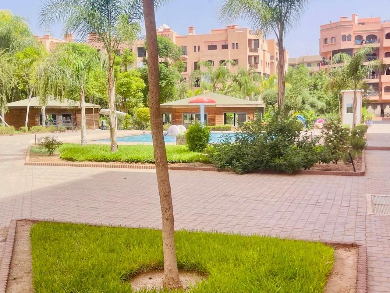 Oasis De Detente Avec Terrasse Et Vue Sur Piscine Marraquexe Exterior foto
