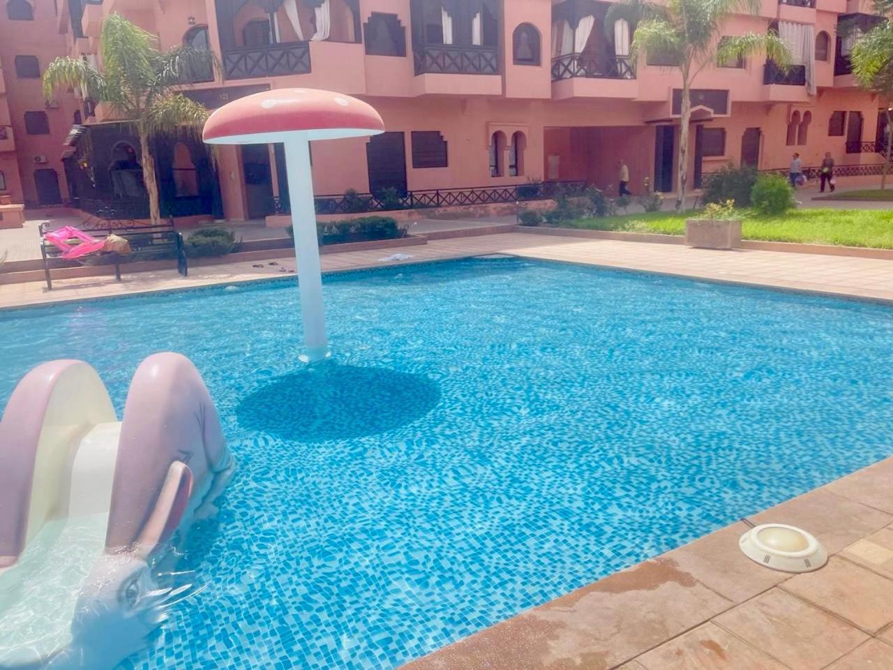 Oasis De Detente Avec Terrasse Et Vue Sur Piscine Marraquexe Exterior foto